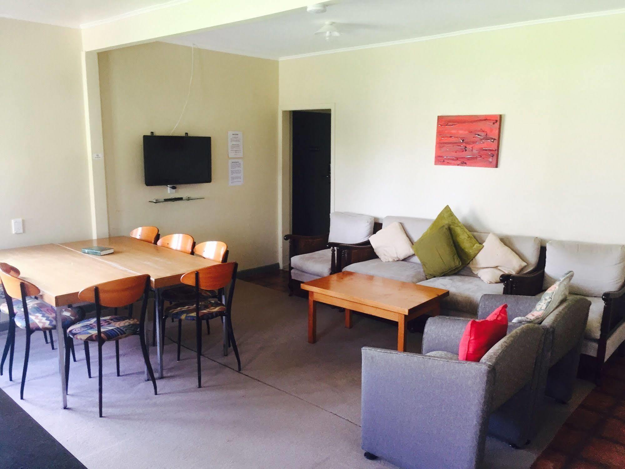 Kiwi Airport Backpackers Hostel Auckland Exterior photo